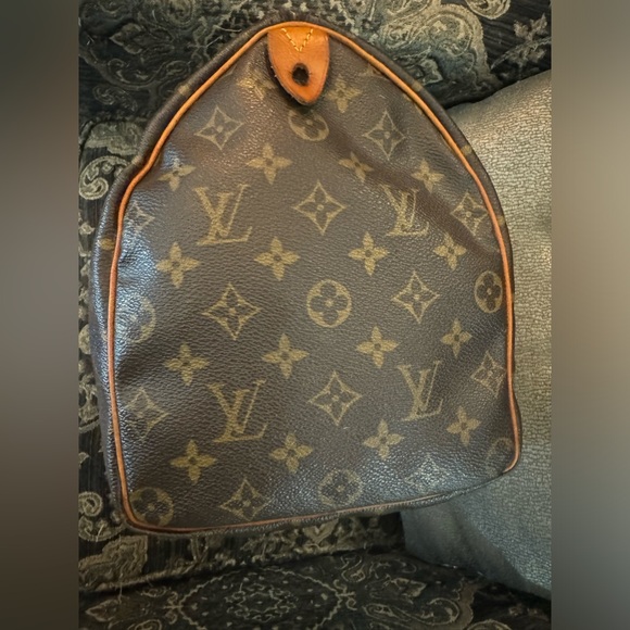 Authentic Louis Vuitton Monogram Speedy 35 - Picture 6 of 13